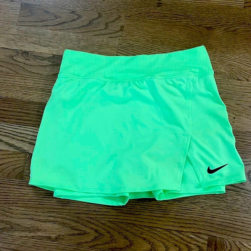 Women’s Nike tennis skirt